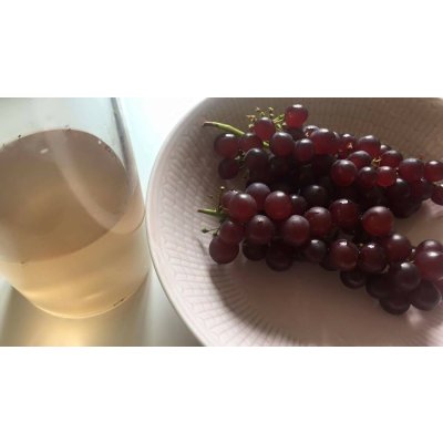 アルマウォーターが変色するほどデラウェアの表面は汚れていました。シャブシャブっとアルマウォーターの中につけただけです。表面を擦っていません。